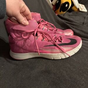Women's Nike Zoom Hyperrev  Pink Breast Cancer Size 10 Sneakers